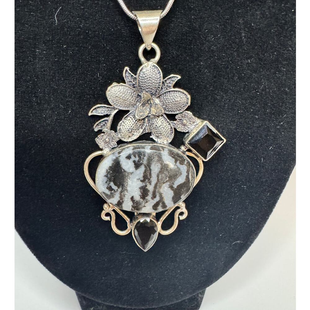 VNTG Artisan .925 Sterling Silver Floral Statement Pendant Necklace - Picture 2 of 6